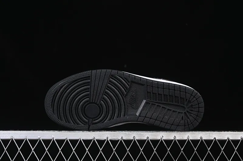 All categories Air Jordan Jordan series basketball shoes Air Jordan 1 Low Air Jordan 1 Low AJ1 Joe 1 black color low-top cultural casual sneakers IO3393-010